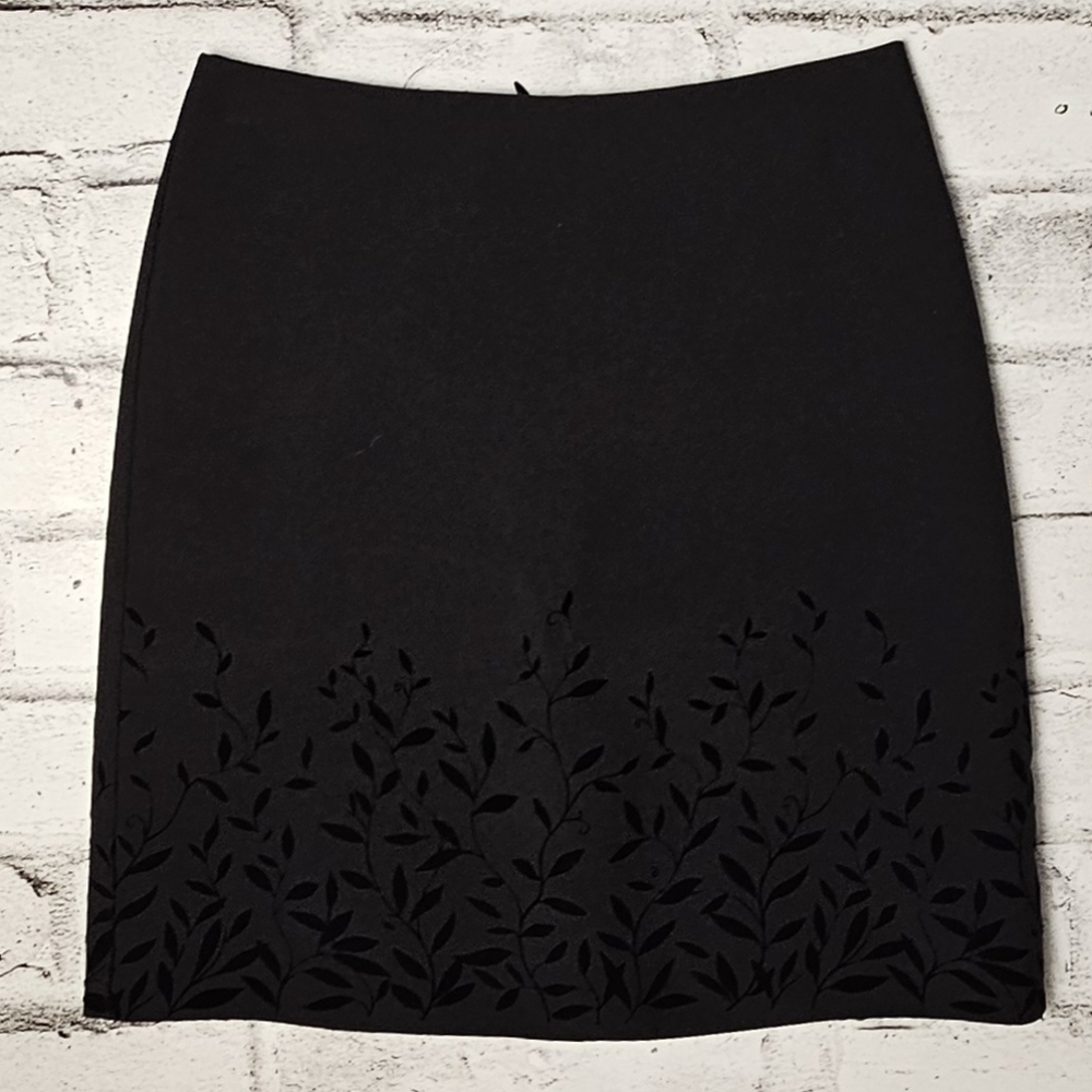 Perry Ellis Black Pencil Skirt Womens 0 Flocked Floral Hem Career